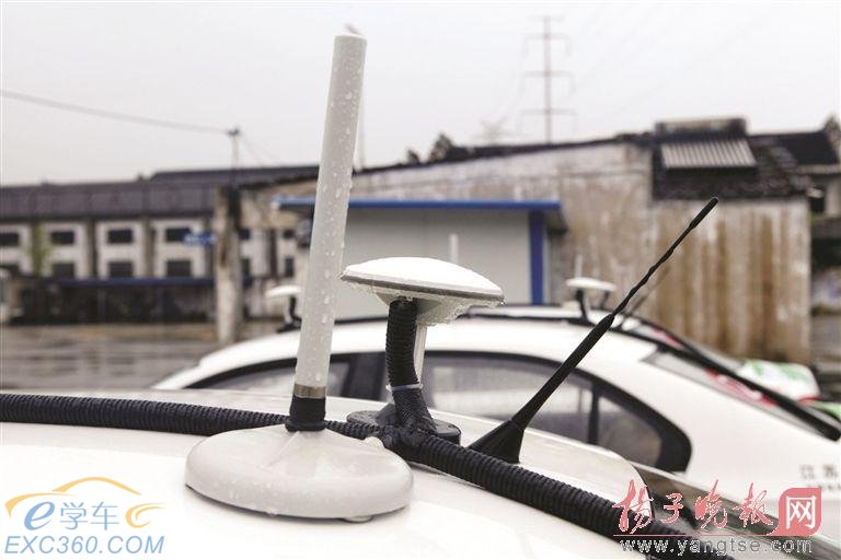 以后学车不担心挨骂了 常州驾校首个机器人教练"上岗"