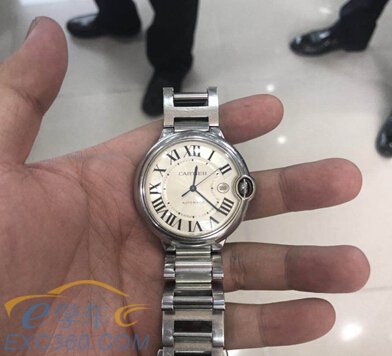 考驾照把3.8万的卡地亚手表丢了?其实是被人偷了