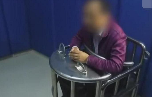 驾校教练醉驾剐蹭后扬言砍人,民警训斥:居然酒后开车给学员看